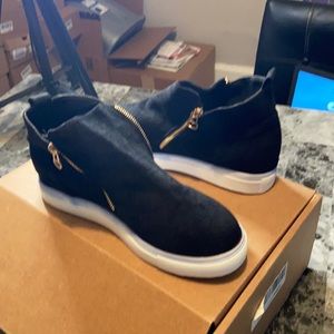 Black wedge sneakers 6.5